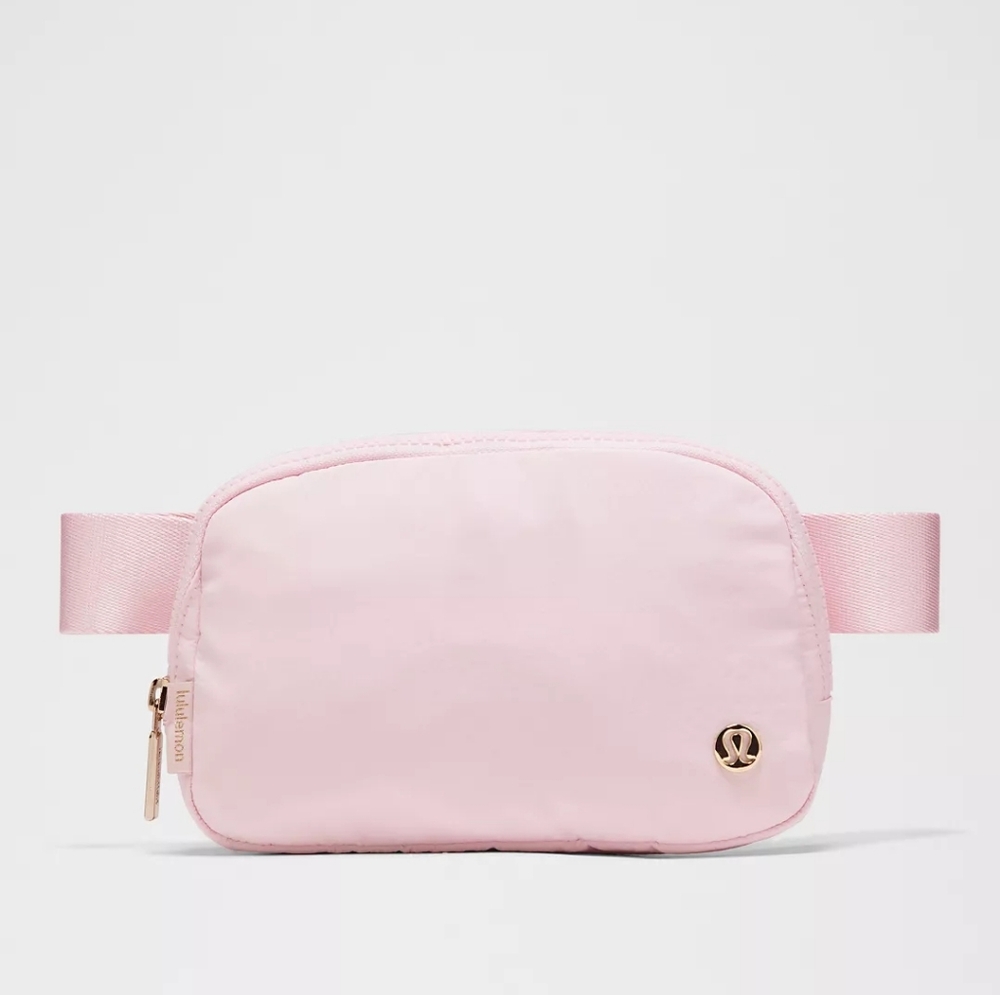 *NWT* LULULEMON Everywhere Belt Bag 1L, Color - Blissful Pink